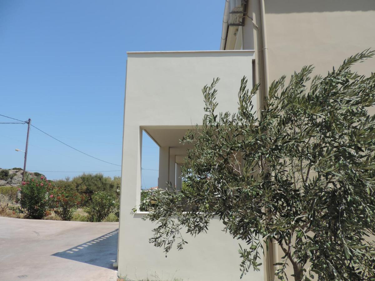 Fotis Apartments Skala Neon Kydonion Exteriör bild